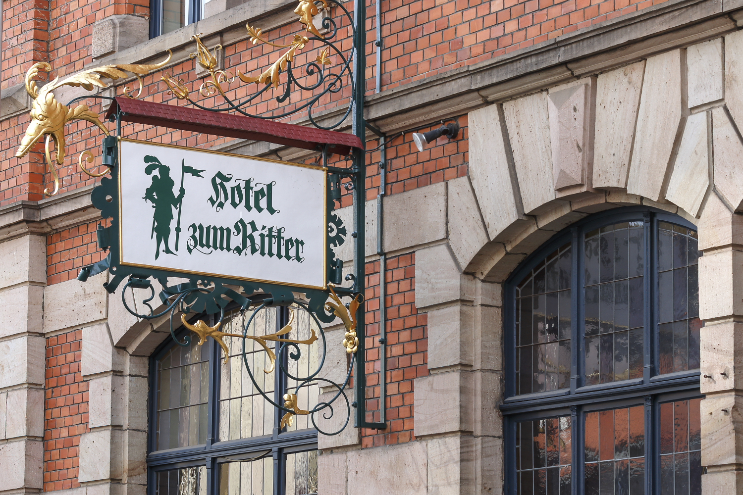 Restaurant Ritter, Altstadt Fulda, Dom, Ambiente, Eingang Gasstätte, Hotel